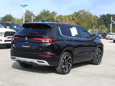 2024 Mitsubishi Outlander SE