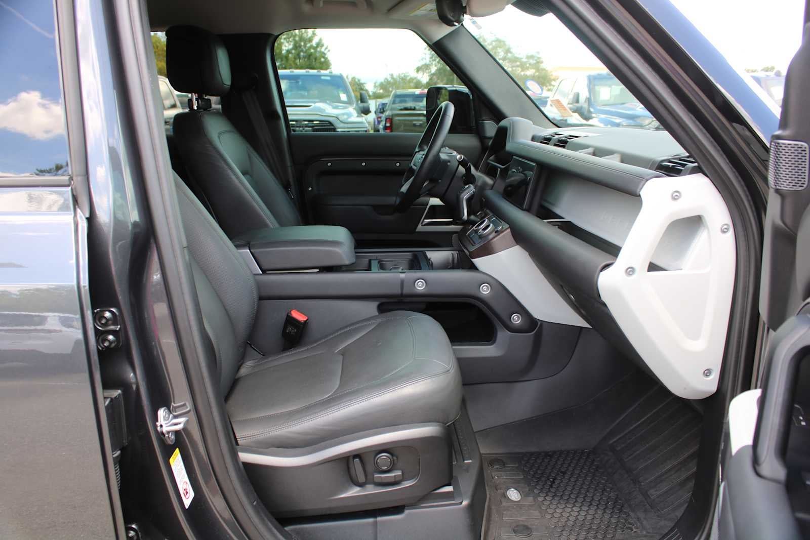 2023 Land Rover Defender S