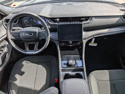 2027 Jeep Grand Cherokee Laredo