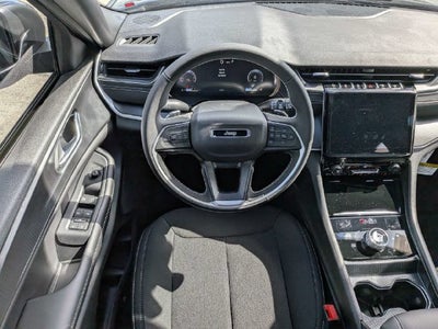 2027 Jeep Grand Cherokee Laredo