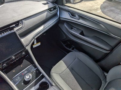 2027 Jeep Grand Cherokee Laredo