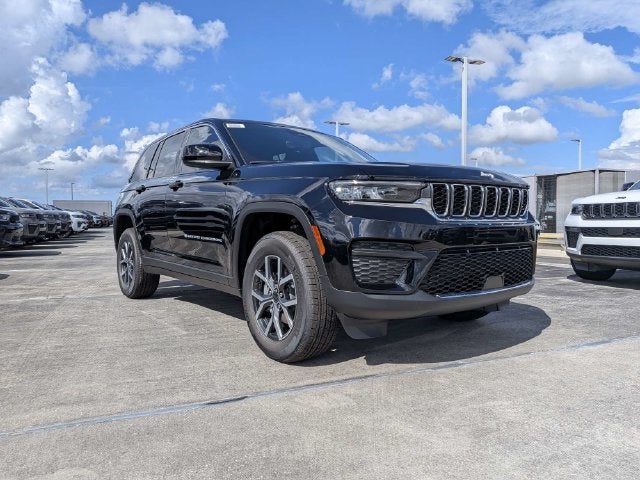 2027 Jeep Grand Cherokee Laredo