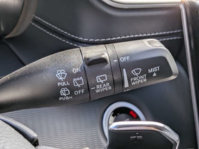 2027 Jeep Grand Cherokee Laredo