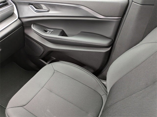 2025 Jeep Grand Cherokee Base