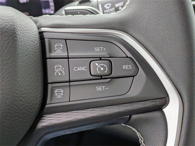 2025 Jeep Grand Cherokee Base