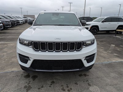 2025 Jeep Grand Cherokee Base