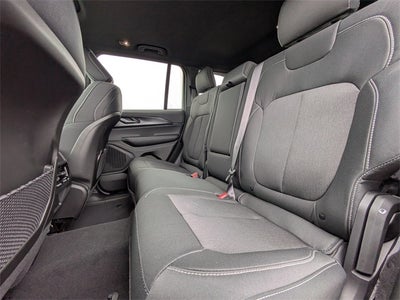 2025 Jeep Grand Cherokee Base