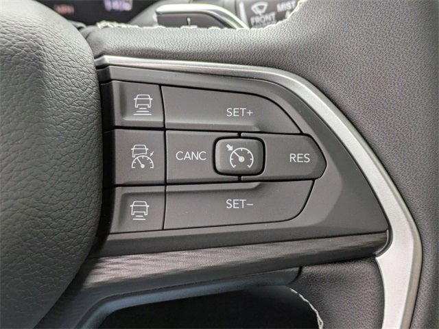 2025 Jeep Grand Cherokee Base