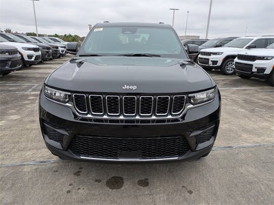 2025 Jeep Grand Cherokee Base