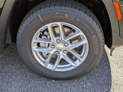 2025 Jeep Grand Cherokee Base