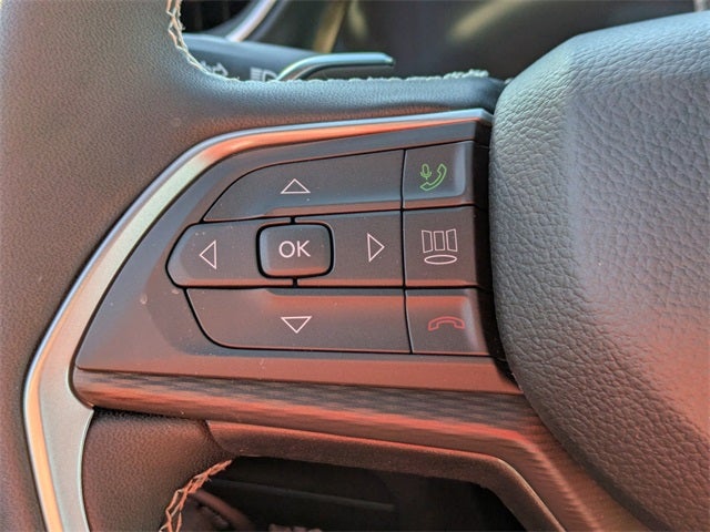 2025 Jeep Grand Cherokee Base