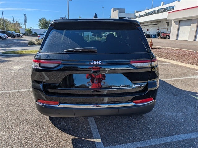 2025 Jeep Grand Cherokee Base