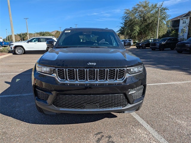 2025 Jeep Grand Cherokee Base