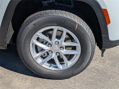 2025 Jeep Grand Cherokee Base