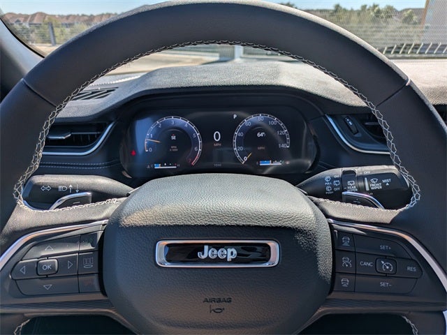 2025 Jeep Grand Cherokee Base
