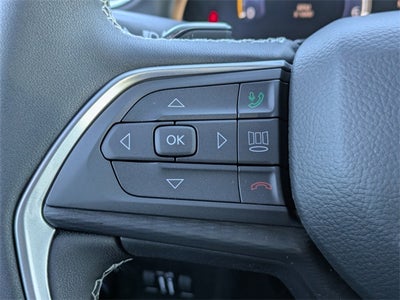 2025 Jeep Grand Cherokee Base