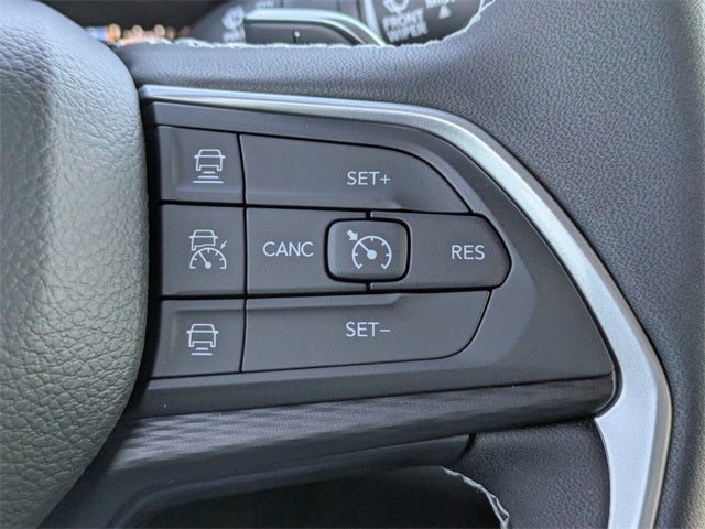 2025 Jeep Grand Cherokee Base