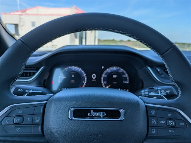 2025 Jeep Grand Cherokee Base