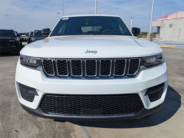 2025 Jeep Grand Cherokee Base