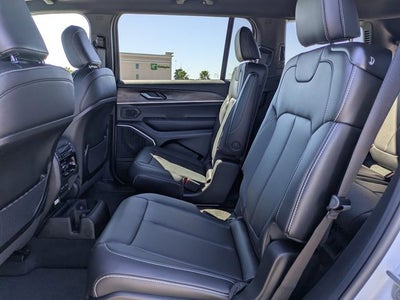 2026 Jeep Grand Cherokee Laredo