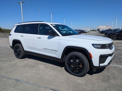 2026 Jeep Grand Cherokee Laredo