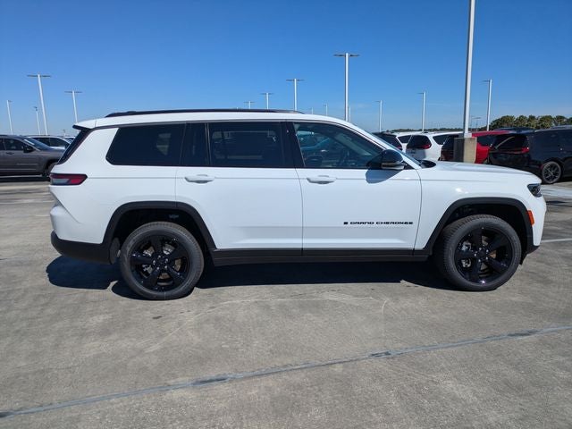 2026 Jeep Grand Cherokee Laredo