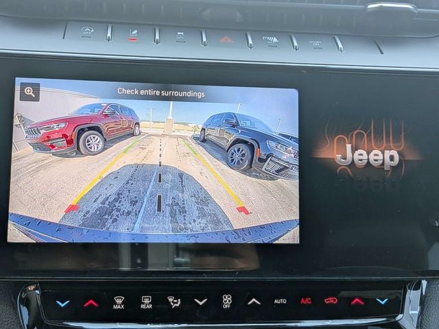 2026 Jeep Grand Cherokee Laredo Altitude
