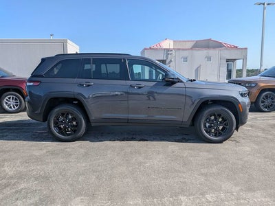 2026 Jeep Grand Cherokee Laredo Altitude