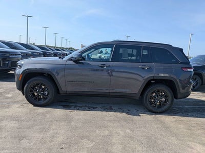 2026 Jeep Grand Cherokee Laredo Altitude