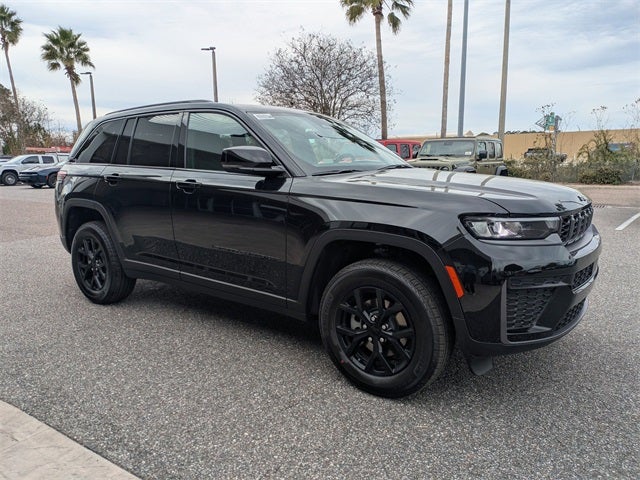 2026 Jeep Grand Cherokee Laredo