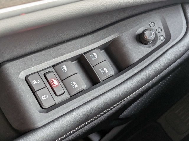 2027 Jeep Grand Cherokee Laredo Altitude