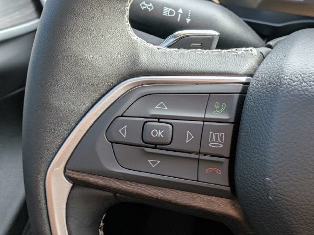 2027 Jeep Grand Cherokee Laredo Altitude