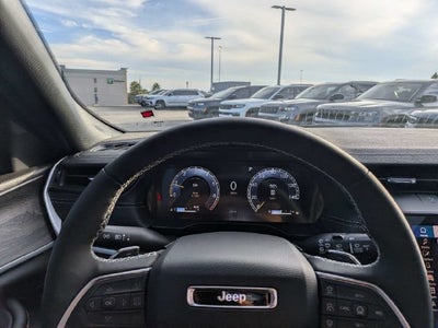 2027 Jeep Grand Cherokee Laredo Altitude