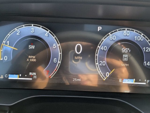 2027 Jeep Grand Cherokee Laredo Altitude