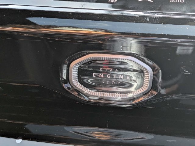 2027 Jeep Grand Cherokee Laredo Altitude