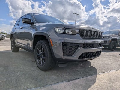 2027 Jeep Grand Cherokee Altitude