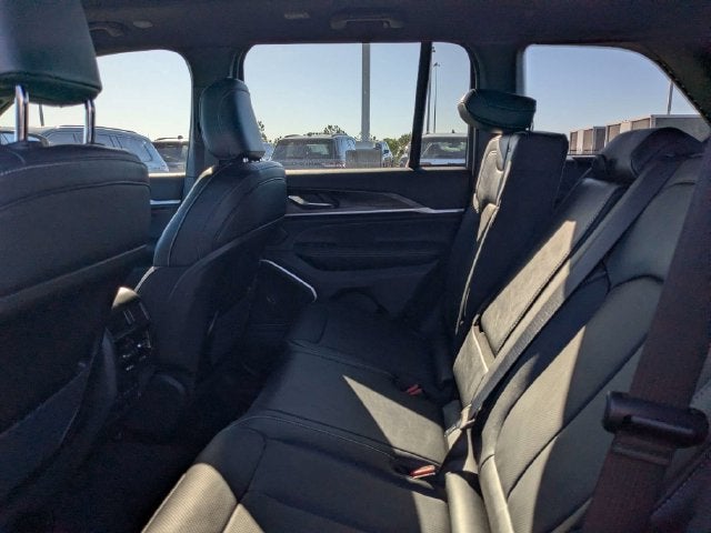 2027 Jeep Grand Cherokee Limited Reserve