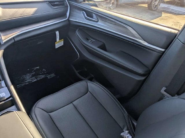 2027 Jeep Grand Cherokee Limited Reserve