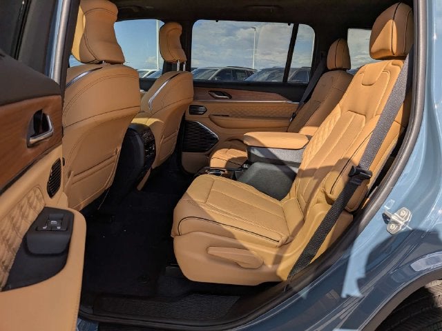 2027 Jeep Grand Cherokee L Summit