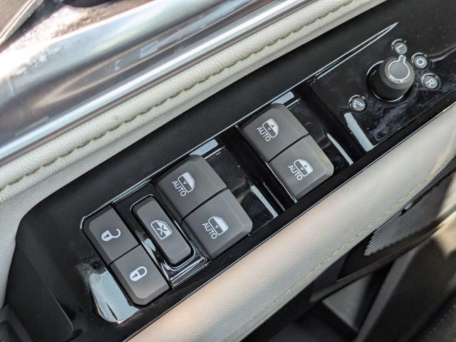 2026 Jeep Grand Wagoneer Base
