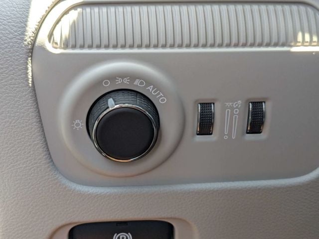 2026 Jeep Grand Wagoneer Base