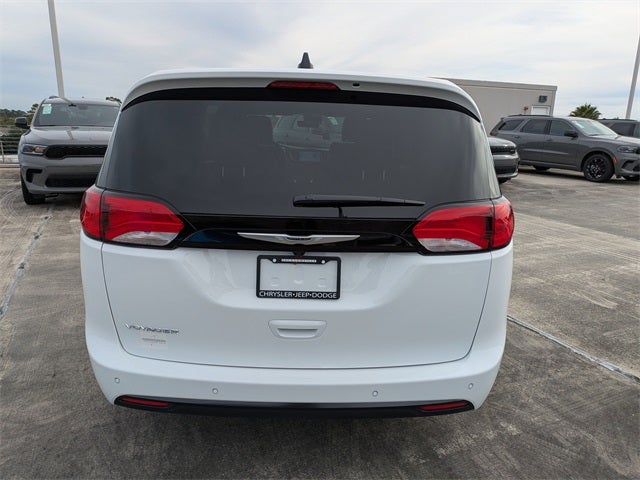 2026 Chrysler Voyager LX