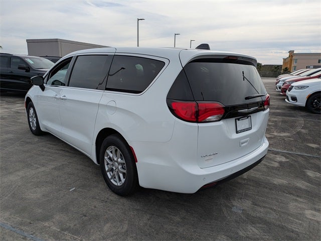 2026 Chrysler Voyager LX