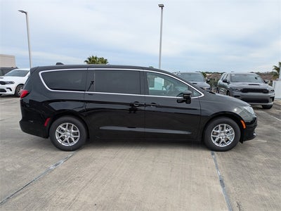 2026 Chrysler Voyager LX