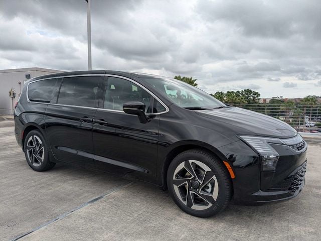2027 Chrysler Pacifica Limited