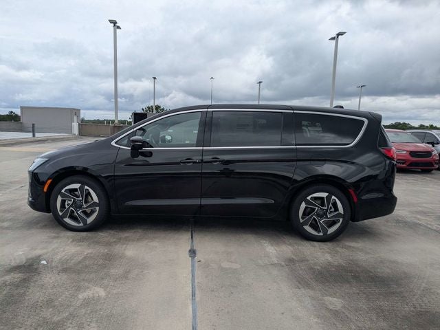 2027 Chrysler Pacifica Limited