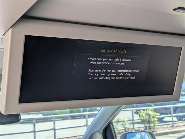 2017 Toyota Sienna SE Premium 8 Passenger