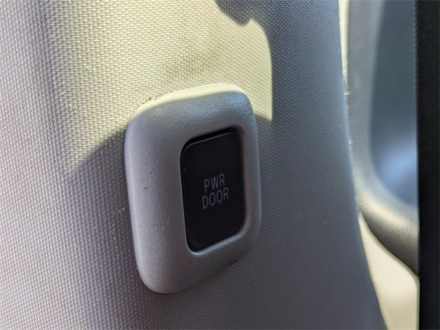 2017 Toyota Sienna SE Premium 8 Passenger