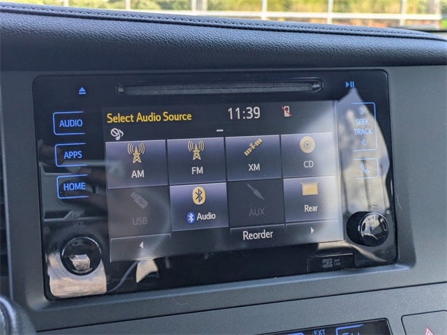 2017 Toyota Sienna SE Premium 8 Passenger