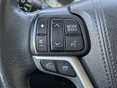 2017 Toyota Sienna SE Premium 8 Passenger